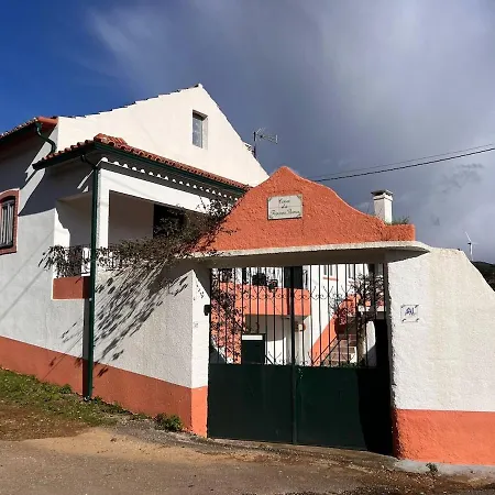 Dom wakacyjny Casa Da Figueira Branca *